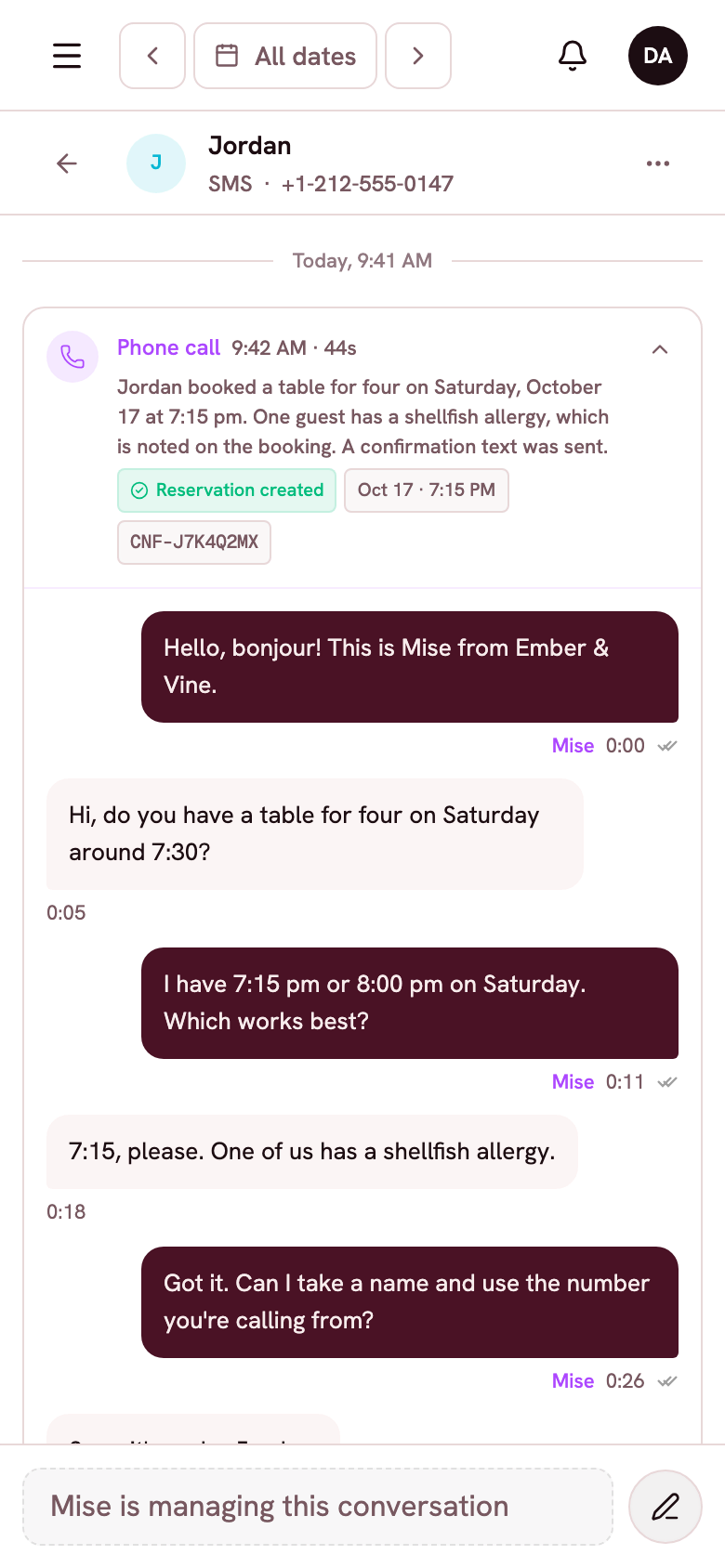 O cartão de ligação da Mise num celular, terminando com uma mesa reservada para sábado.